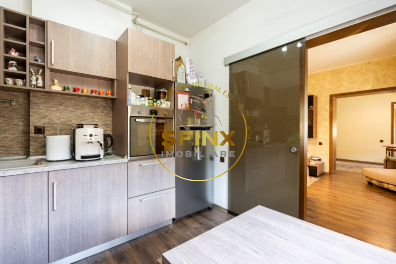 De vanzare -  3 camere I 87mp + boxa I  Austrului
