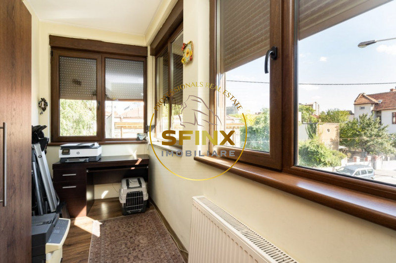 De vanzare -  3 camere I 87mp + boxa I  Austrului