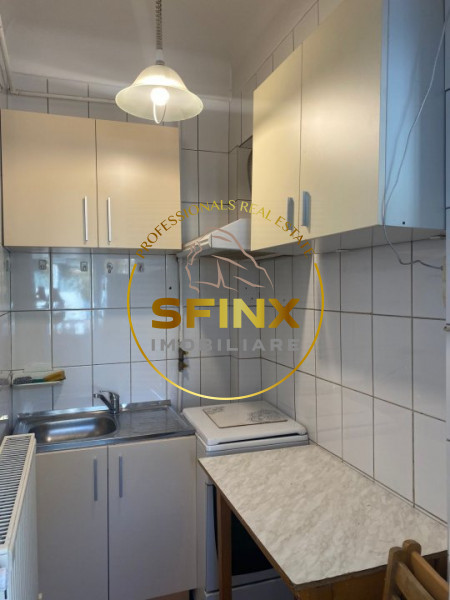 Apartament in vila  2 camere  zona Decebal