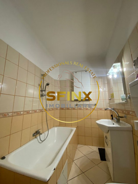 Apartament in vila  2 camere  zona Decebal
