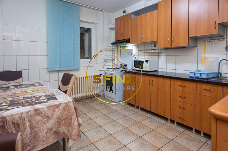 De vanzare doua camere Margeanului - Piata Rahova
