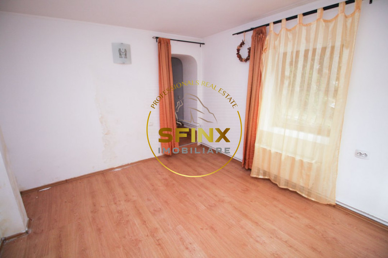 Apartament in vila cu teren aferent