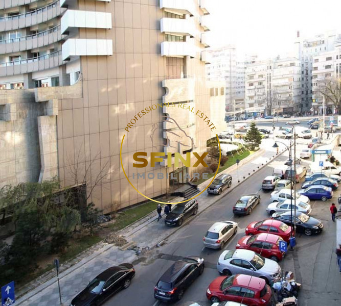 Spatiu comercial -Birouri - Universitate