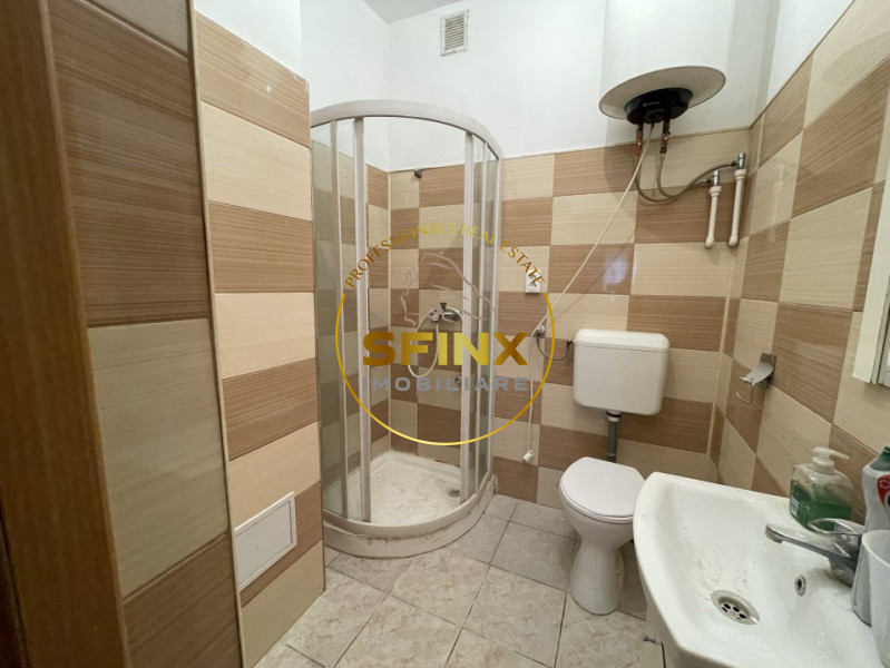 Spatiu comercial -Birouri - Universitate