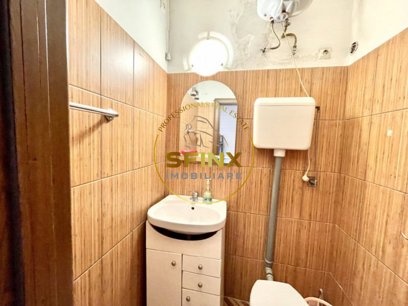 Spatiu comercial -Birouri - Universitate