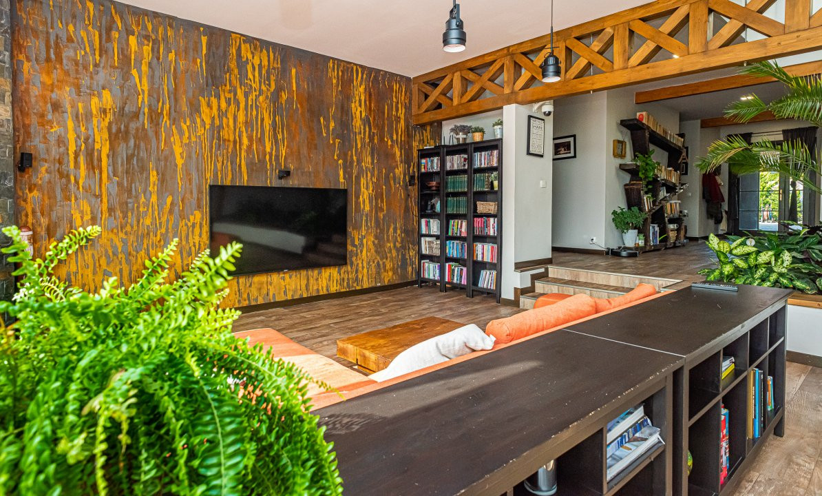 Casa pe malul lacului Scrovistea + piscina