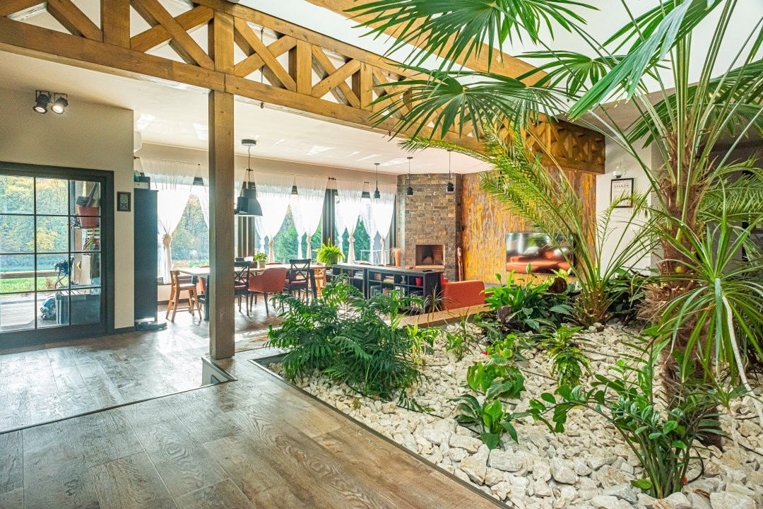 Casa pe malul lacului Scrovistea + piscina