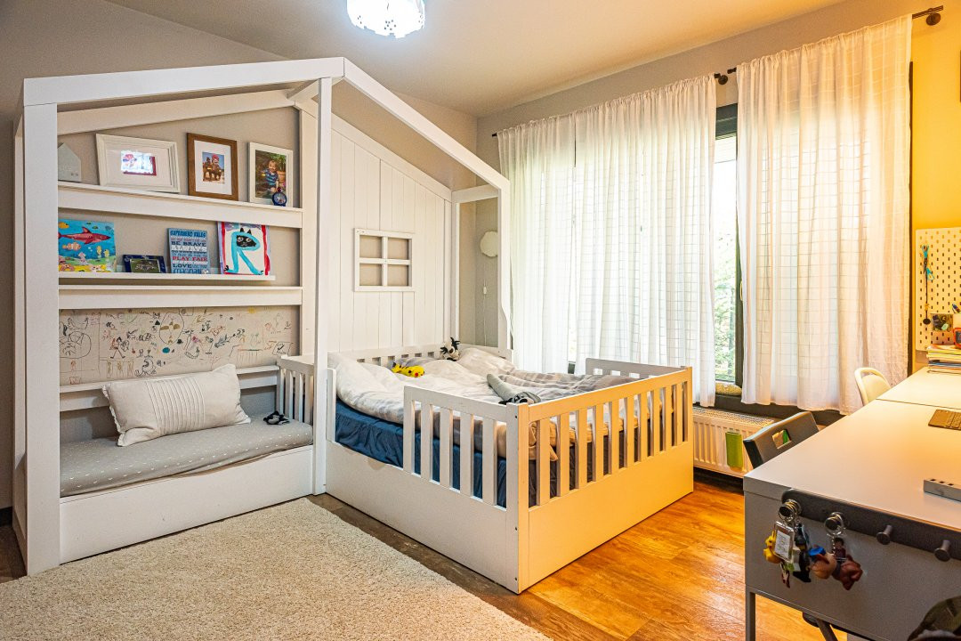 Casa pe malul lacului Scrovistea + piscina