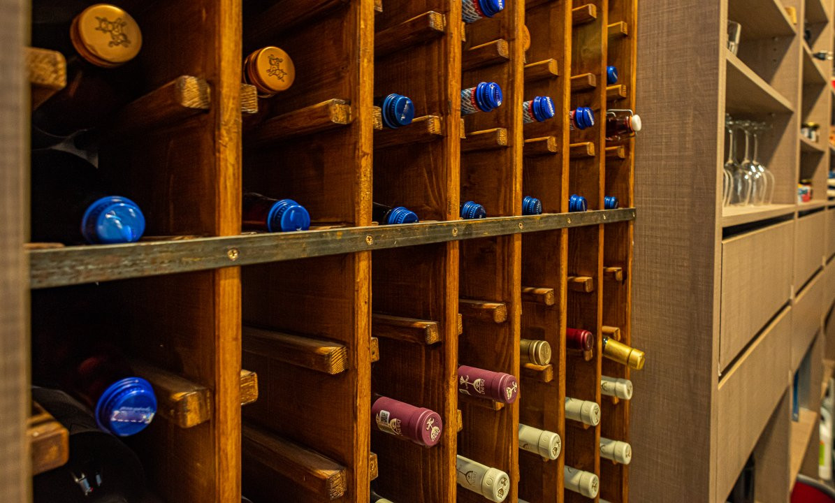 Vila cu piscina pe malul lacului Scrovistea 