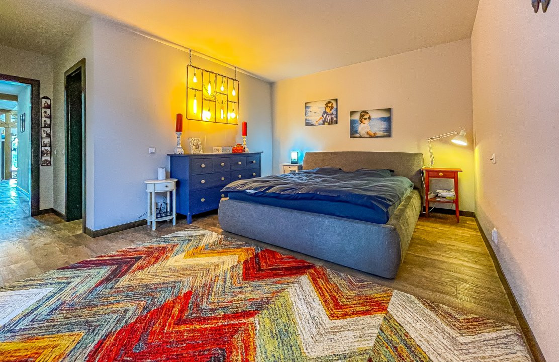 Vila cu piscina pe malul lacului Scrovistea 