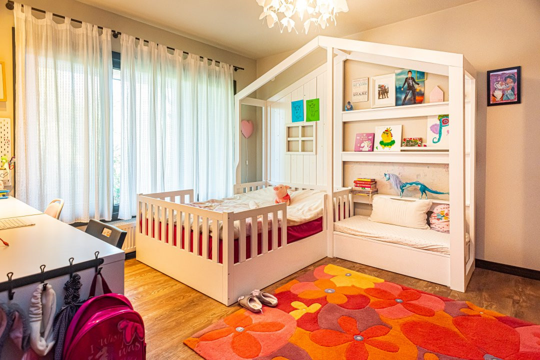 Vila cu piscina pe malul lacului Scrovistea 