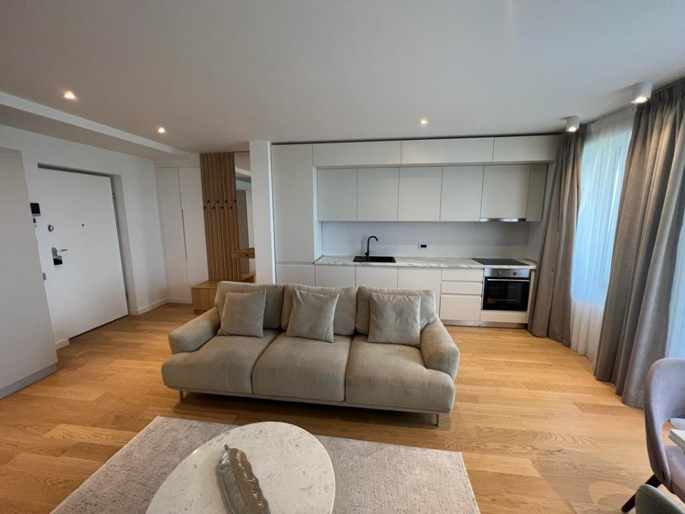 Vanzare apartament 2 camere Complex Aviatiei Tower