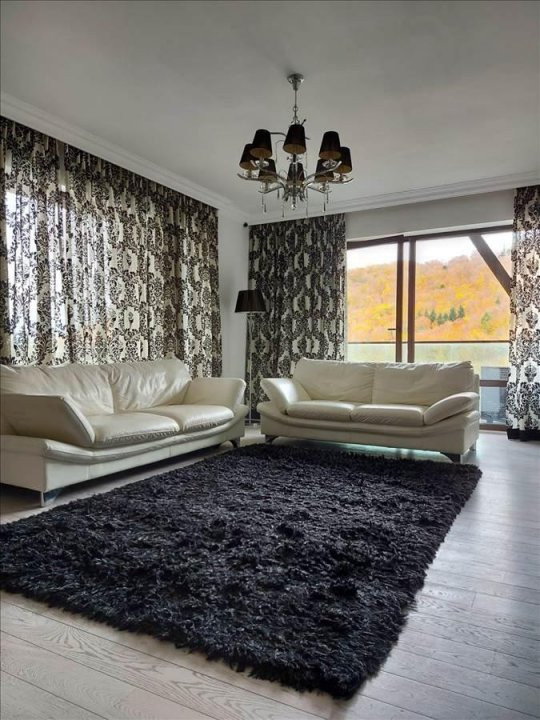 Vanzare apartament 3 camere Tampa Gardens, Brasov