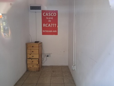 De inchiriat spatiu comercial cu vad