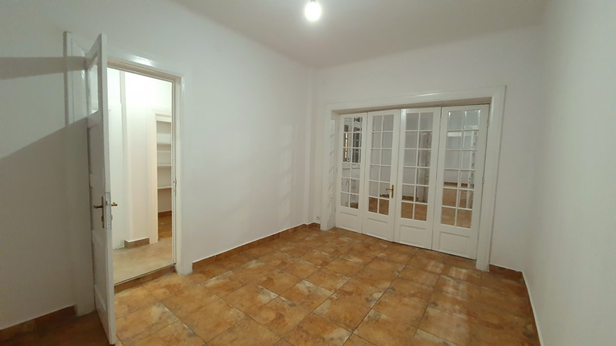 Vânzare spațiu comercial in vila Piata Romana