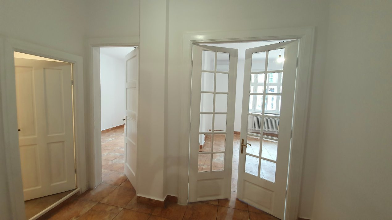 Vânzare spațiu comercial in vila Piata Romana