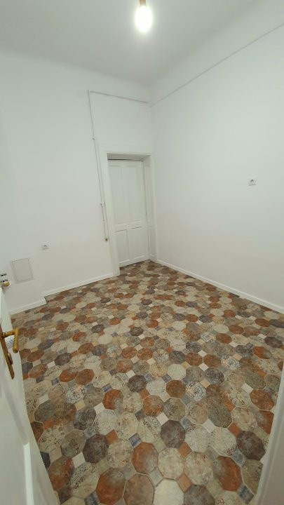 Vânzare spațiu comercial in vila Piata Romana