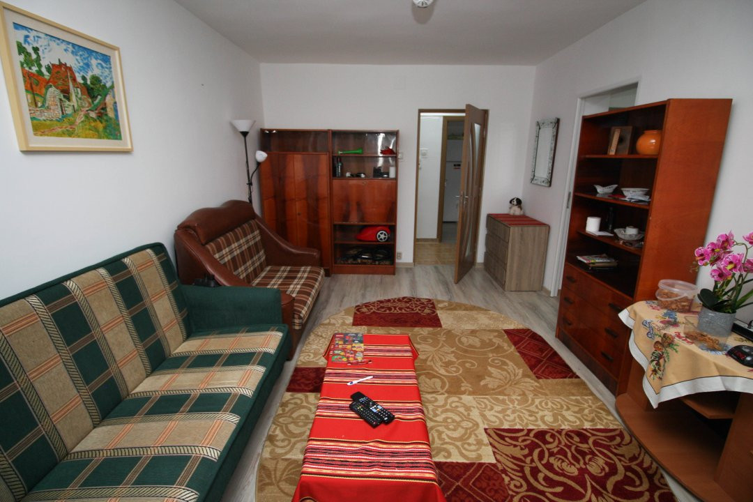 Apartament 3 camere decomandate etaj 1