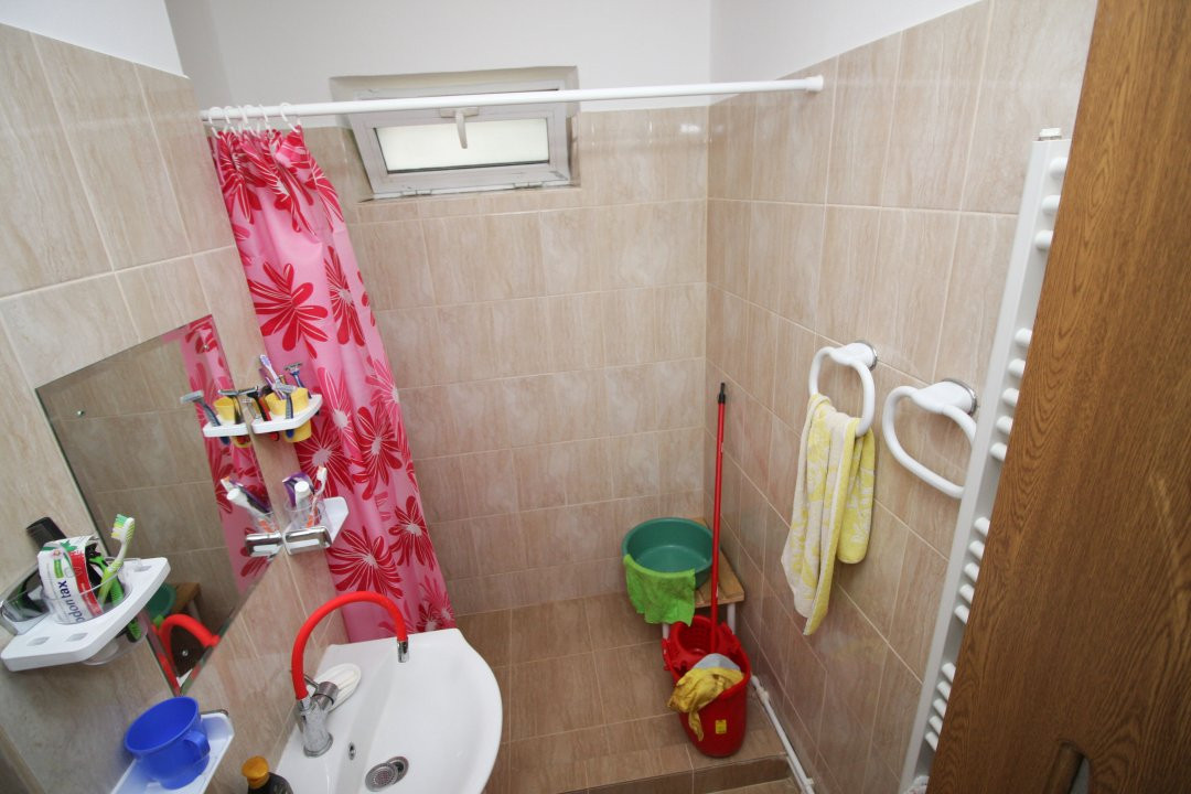 Apartament 3 camere decomandate etaj 1