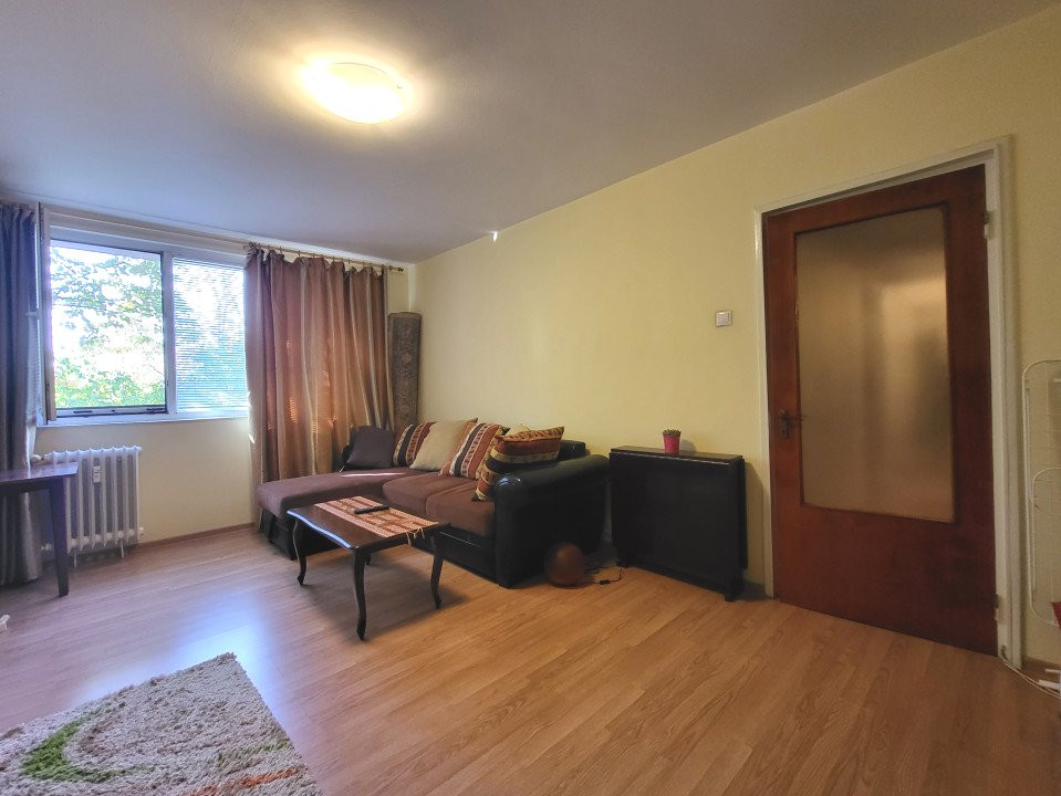 De vanzare - Apartament 2 camere - 700m metrou 1 decembrie