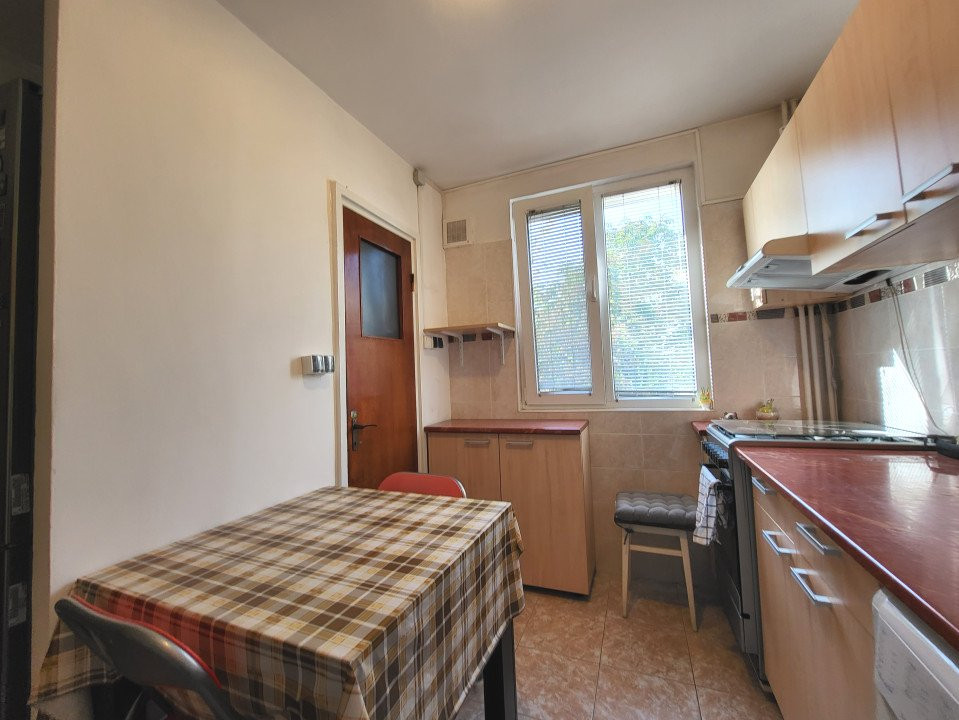 De vanzare - Apartament 2 camere - 700m metrou 1 decembrie