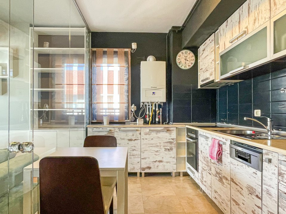De inchiriat apartament 3 camere cu terasa mare Sisesti
