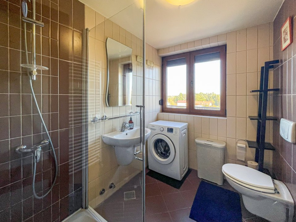 De inchiriat apartament 3 camere cu terasa mare Sisesti