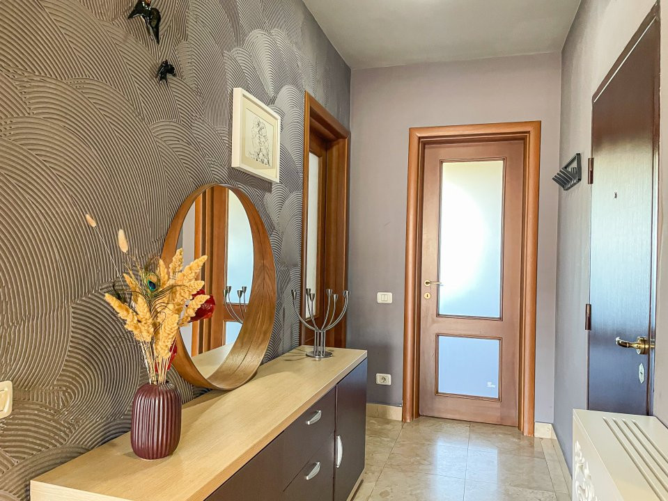 De inchiriat apartament 3 camere cu terasa mare Sisesti
