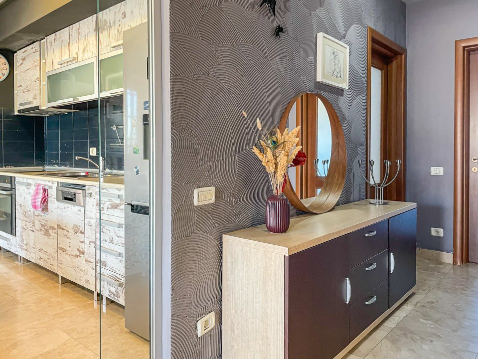 De inchiriat apartament 3 camere cu terasa mare Sisesti