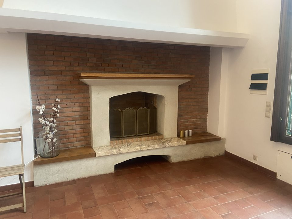  Duplex P+1, curte exclusiva ,de inchiriat in Pta Romana 