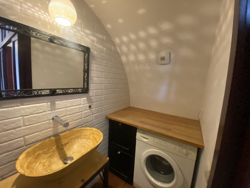  Duplex P+1, curte exclusiva ,de inchiriat in Pta Romana 