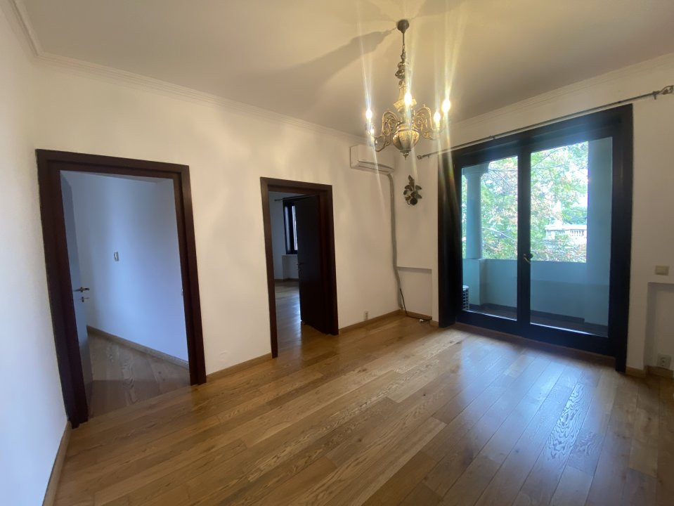  Duplex P+1, curte exclusiva ,de inchiriat in Pta Romana 