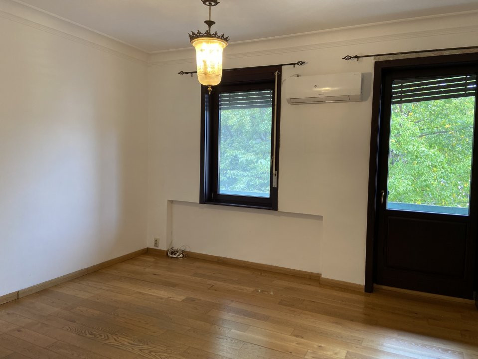  Duplex P+1, curte exclusiva ,de inchiriat in Pta Romana 