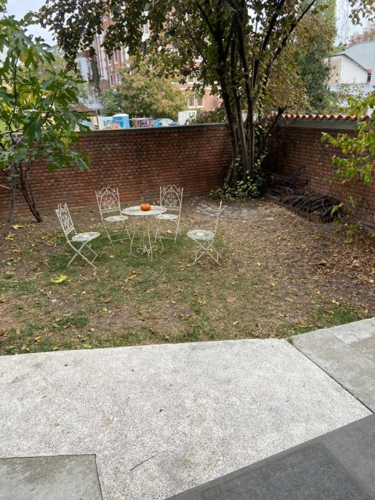  Duplex P+1, curte exclusiva ,de inchiriat in Pta Romana 