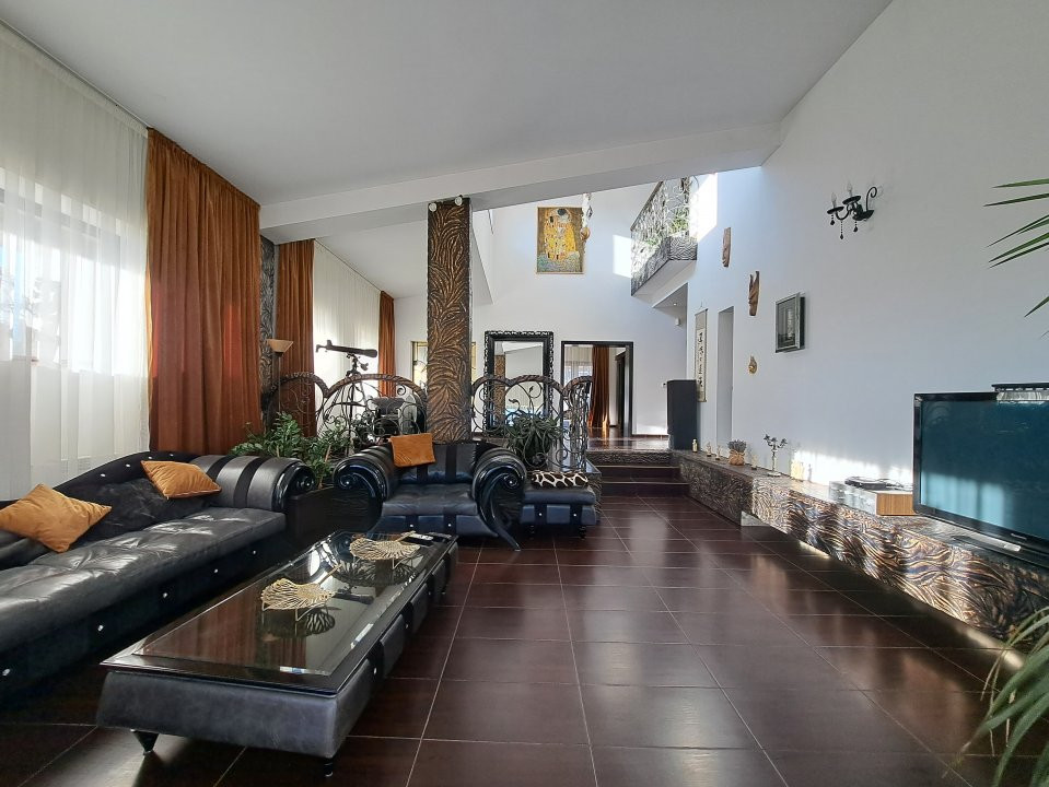 Casa exclusivista cu piscina