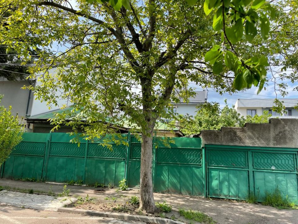 Vanzare Teren 400mp parc Bazilescu