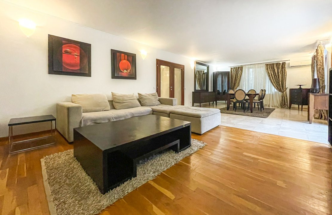 Vila Pipera rond OMV curte libera 222mp