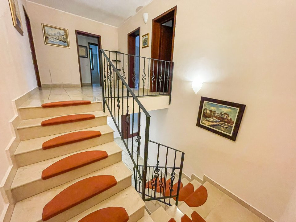 Vila Pipera rond OMV curte libera 222mp