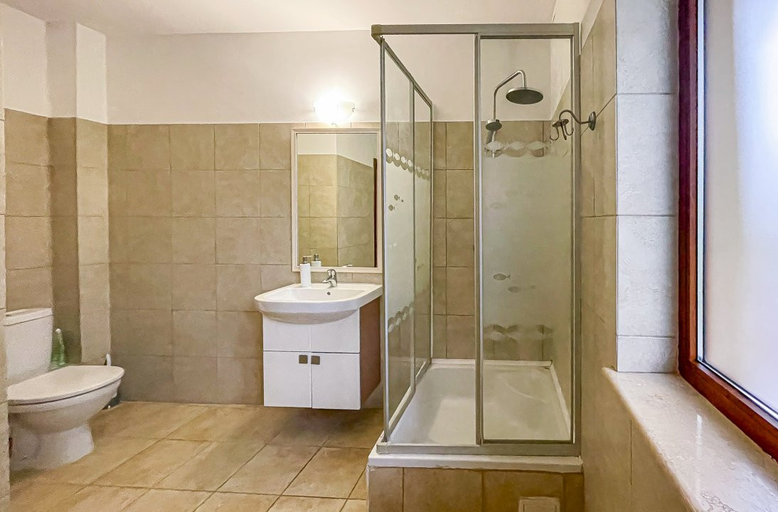 Vila Pipera rond OMV curte libera 222mp