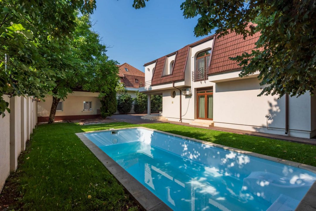 Near the forest, 5 bedroom individual villa with garden and pool  Iancu Nicolae