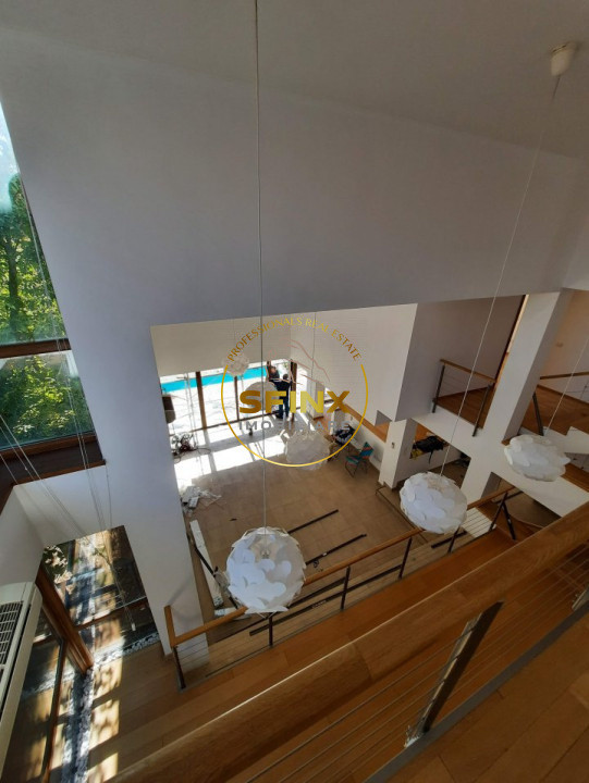 Near the forest, 6-7 bedroom individual, refurbished villa with pool and garage