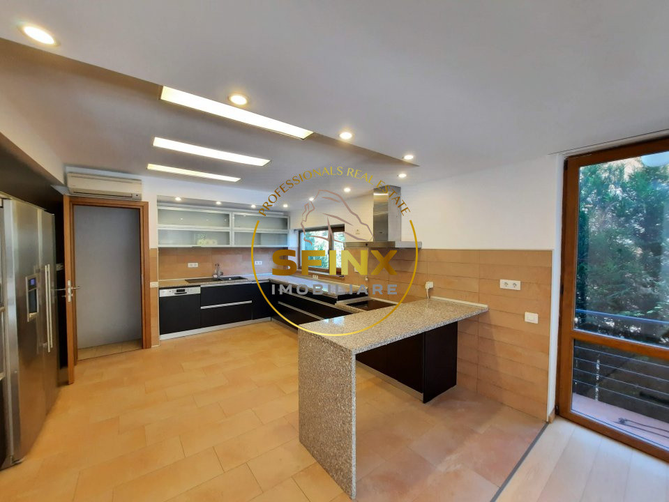 Near the forest, 6-7 bedroom individual, refurbished villa with pool and garage