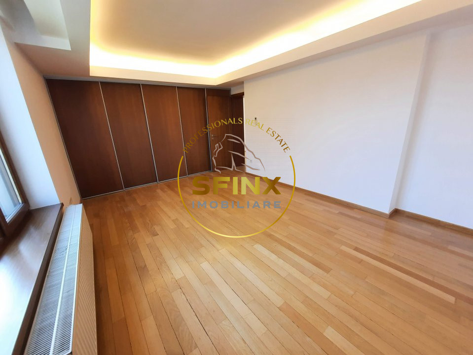Near the forest, 6-7 bedroom individual, refurbished villa with pool and garage