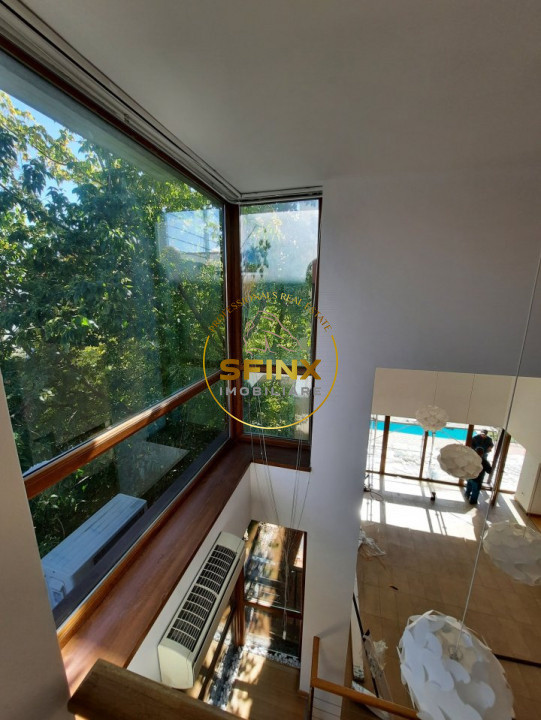 Near the forest, 6-7 bedroom individual, refurbished villa with pool and garage
