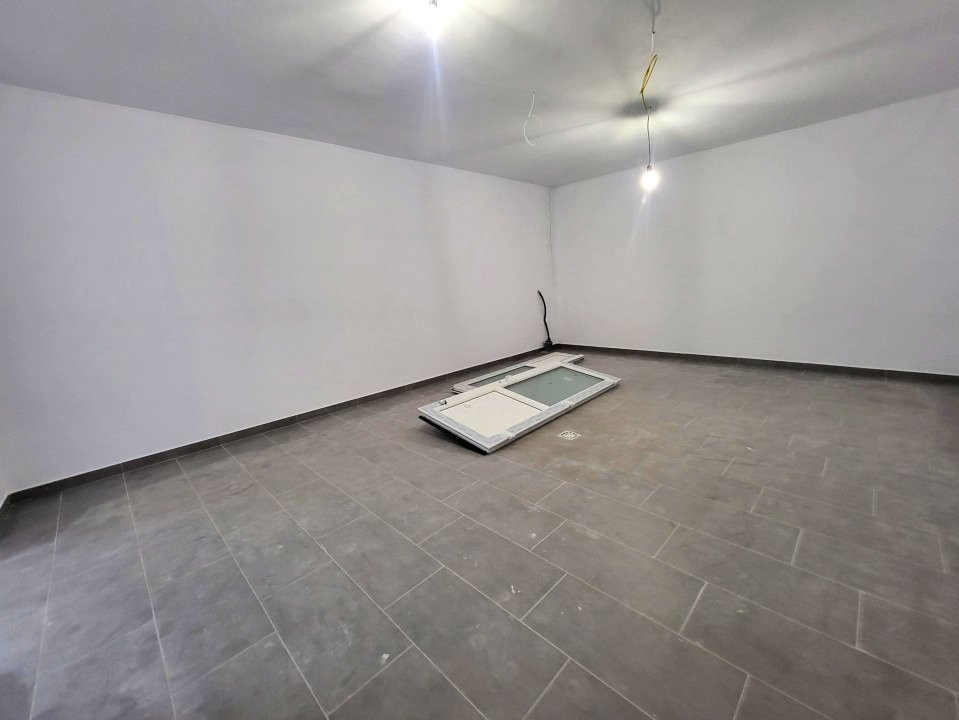 De inchiriat Spatiu comercial 310mp + 155mp curte - Giulesti