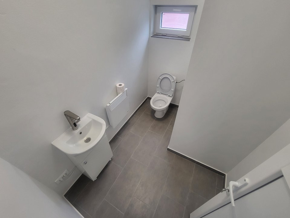 De inchiriat Spatiu comercial 310mp + 155mp curte - Giulesti