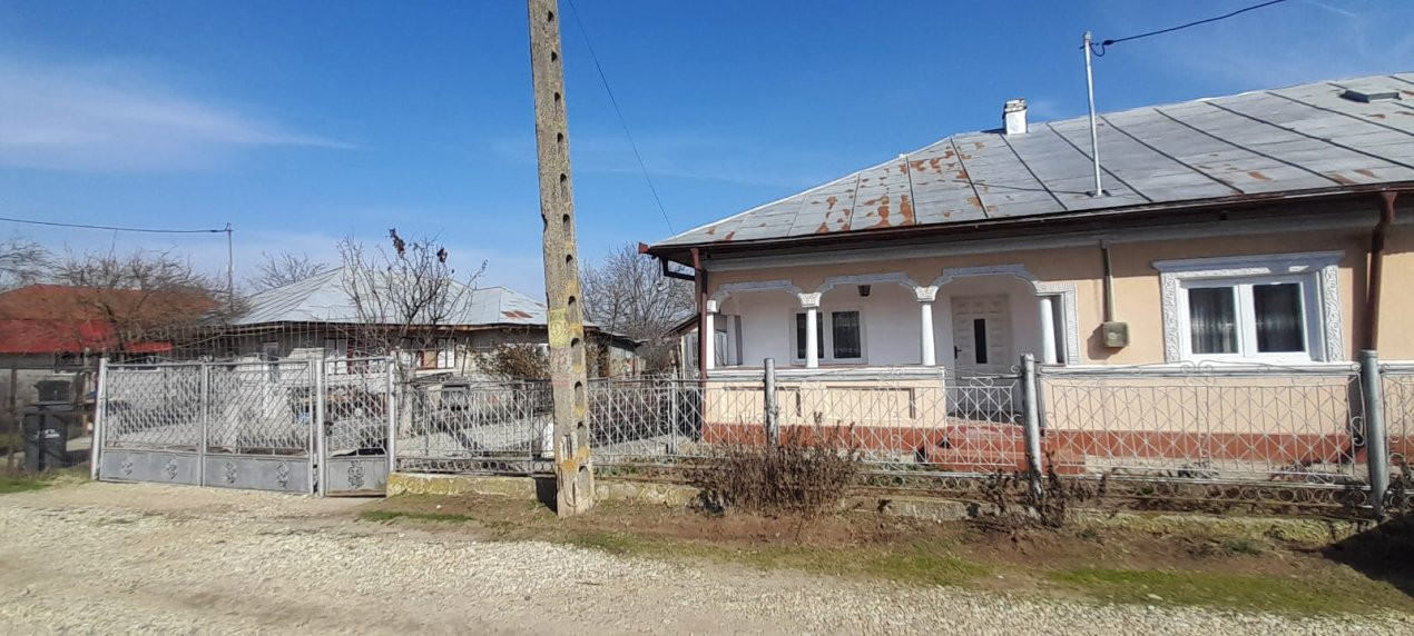 De vanzare - casa 5 camere I teren 1501mp IVidele 