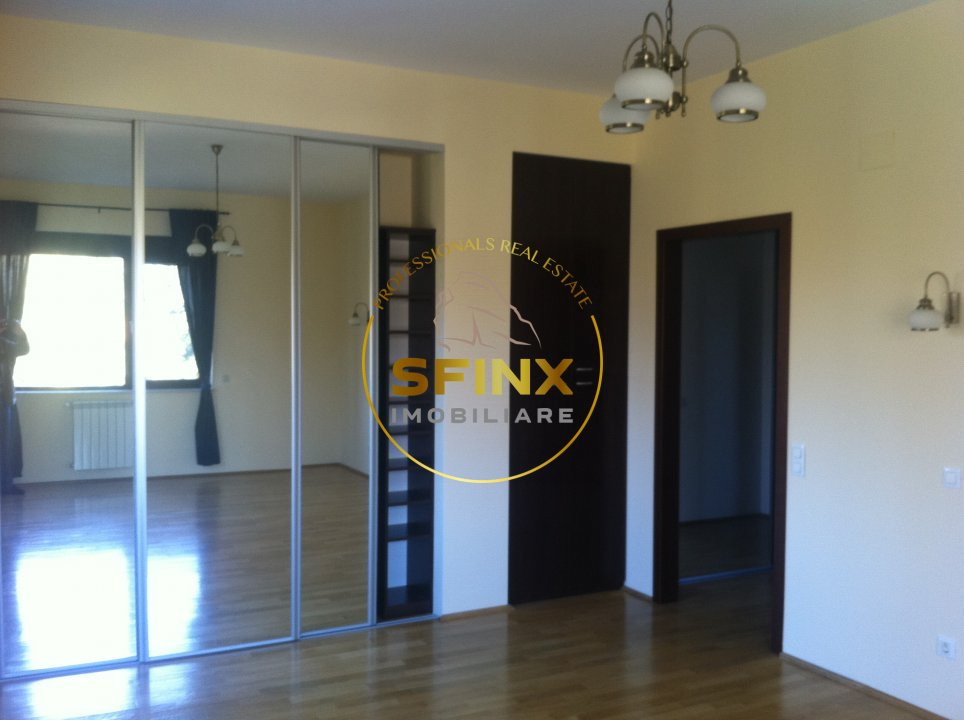 Pet friendly 4 room apartment near the park in Primaverii