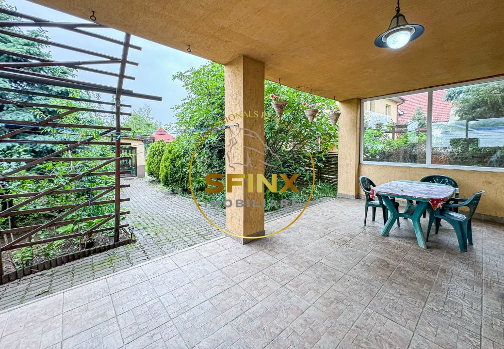 Casa 6 camere 220mp utili, 1000 mp curte + Piscina incalzita