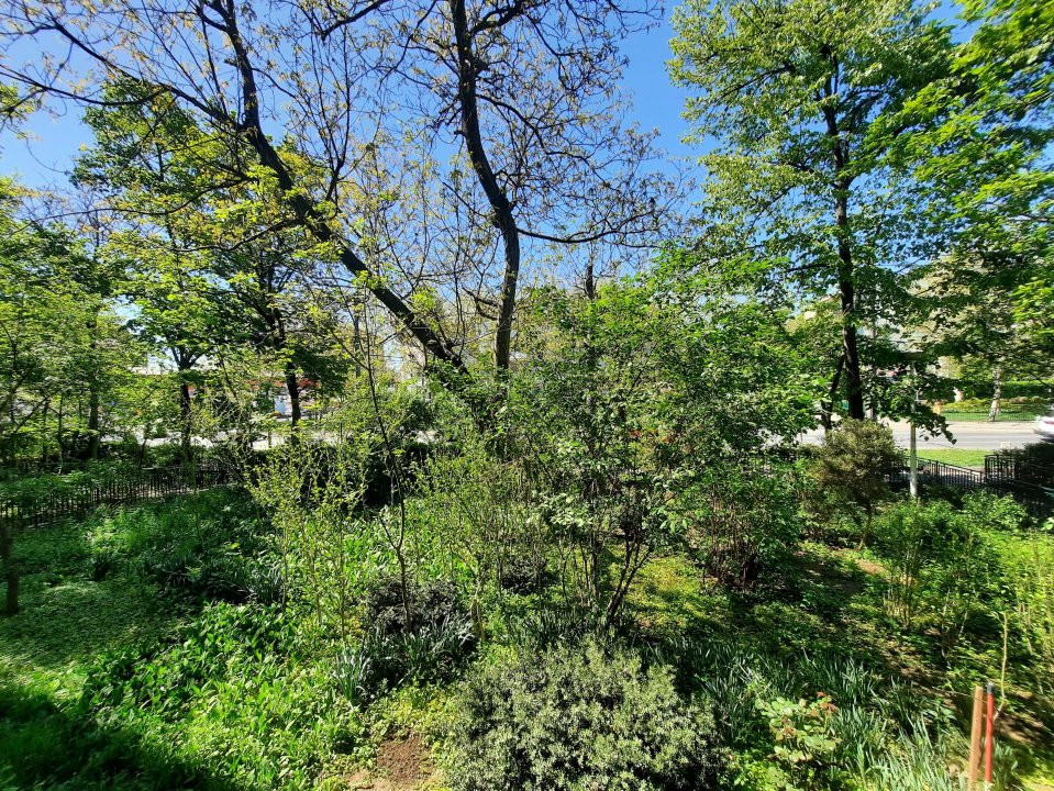 3 camere si boxa bloc de 4 etaje pe Valea Oltului langa metrou